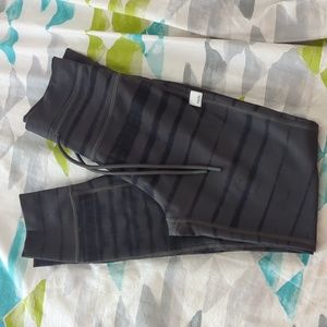 Vuori Daily Legging XS, Dark Oregano Shibori Stripe